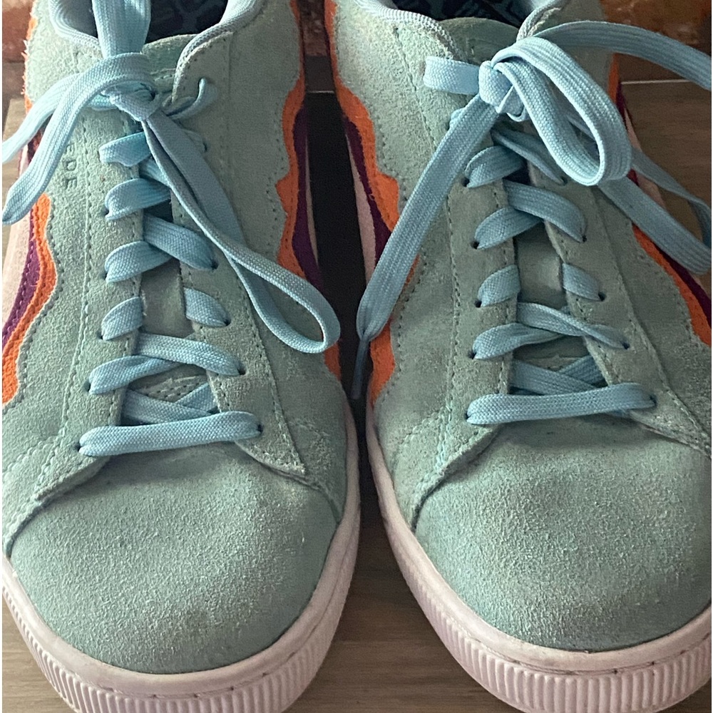 PUMA Suede Teal Coast Pack Low Top Sneaker Sz 9-gently used
